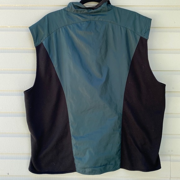 Orvis Women's Lightweight Vest - Picture 2 of 7